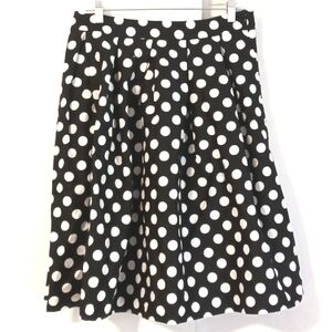 Yige Fashion "Polka Dot" Black & White Skirt in Size M (NWT)